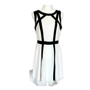 Stunning Banana Republic Black & White Color Blick Strappy Dress size 8
